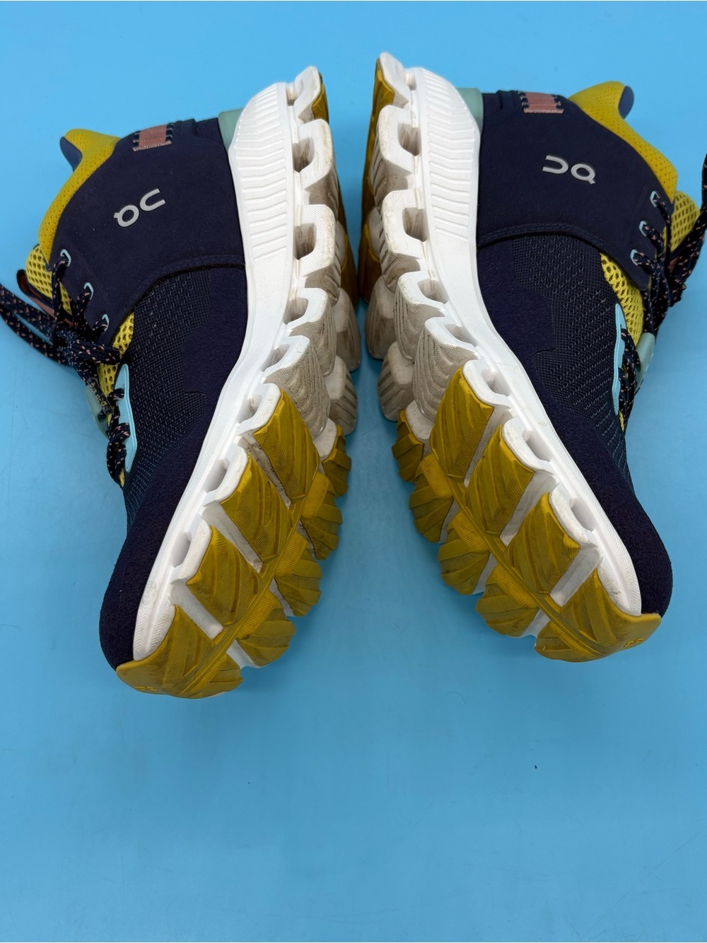 On Running Cloud Hi Edge Mid-Top Sneakers Gold Blue Size 7 - Picture 4 of 10